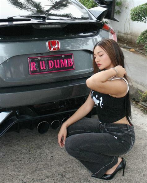 Yen Durano (@yennybooo) .